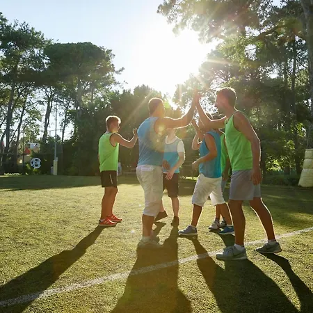 Robinson Pamfilya Side