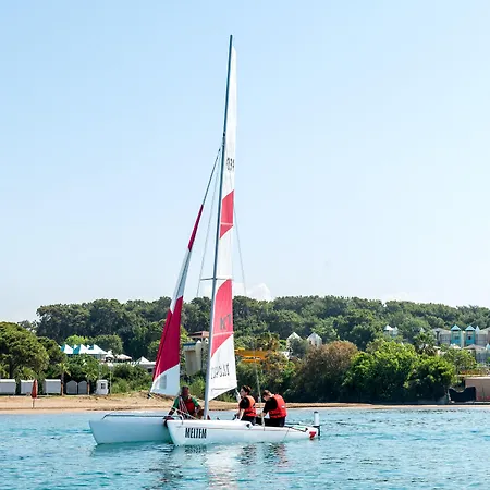 Robinson Pamfilya 4* סייד