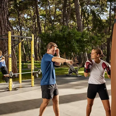 Robinson Pamfilya Side