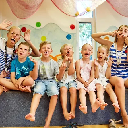 Robinson Pamfilya 4*