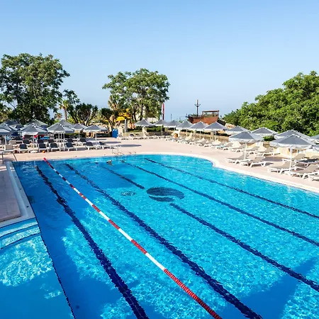 Robinson Pamfilya - 4*